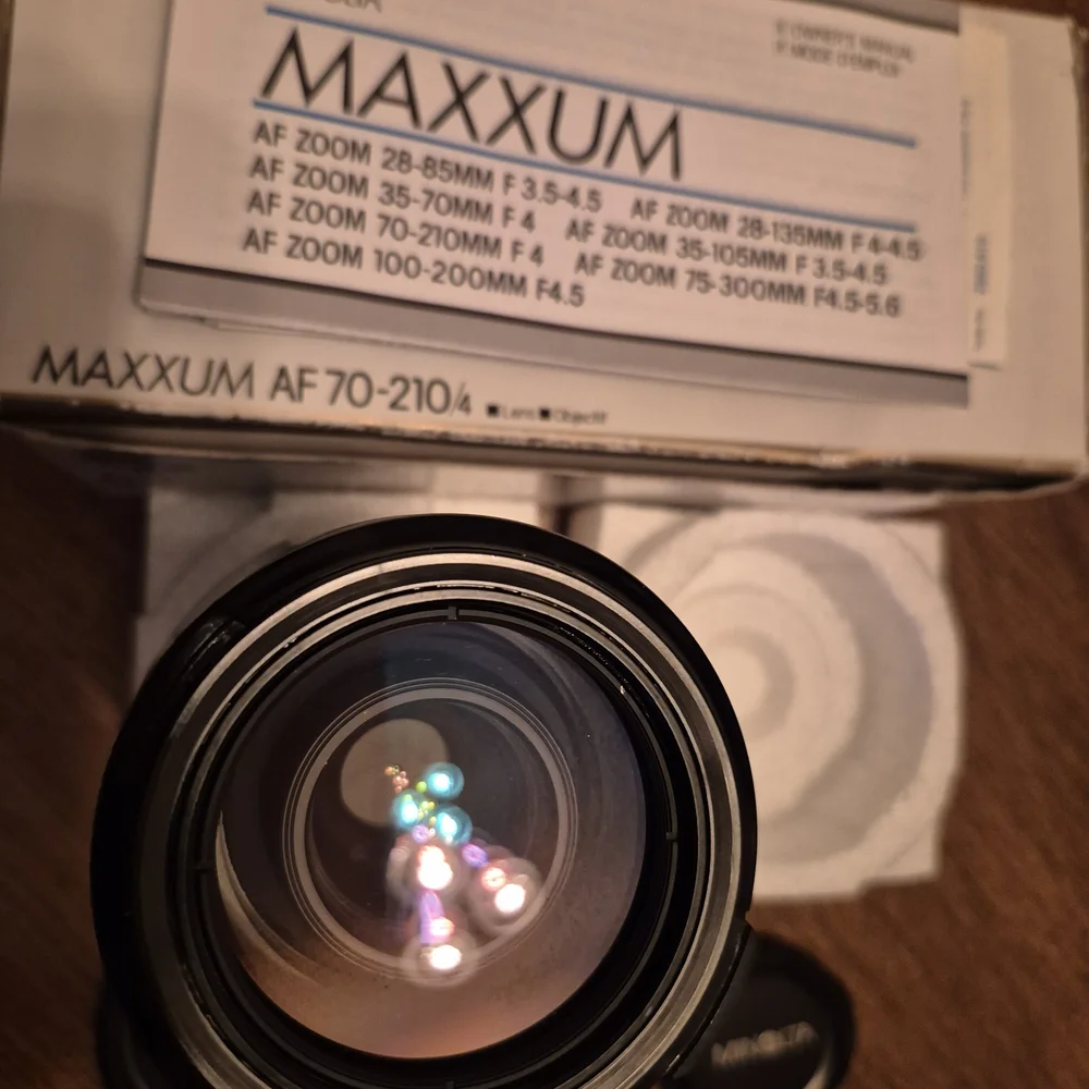 Minolta Maxxum 5000 35mm Film Black Camera with Flash. Collectable Vintage.